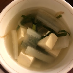 大根・もやし・豆腐・ニラの中華スープ